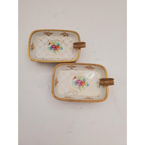 French Porcelaine Footed Ladies Hand Painted Ashtray Trimmed in Bronzed, Bronze - Picture 5 of 10